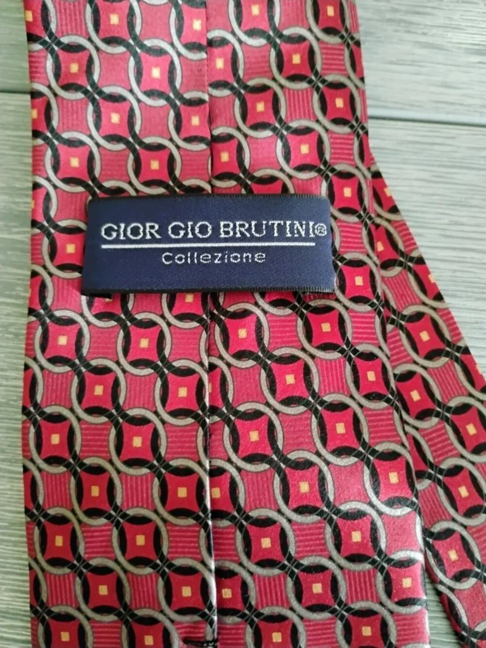 Giorgio Brutini Red Geometric Silk Necktie, Collezione